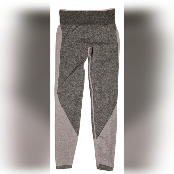 PINK Victoria's Secret Gray and Pink Color-Block Leggings - Picture 3 of 7